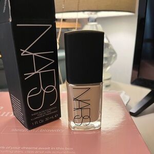 BNIB NARS Sheer Glow Foundation-shade Siberia Light 0